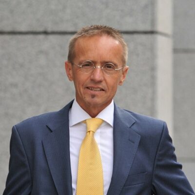 Krause und Pachernegg gibt 7 Titel an Springer ab